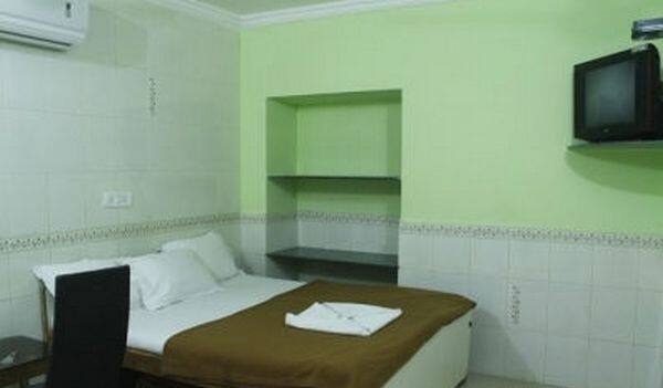 Hotel Metro Plaza Residency and Dormitory, Mumbai 3